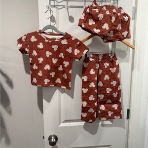 3 pc lounge set Mickey design 18-24 months NWT